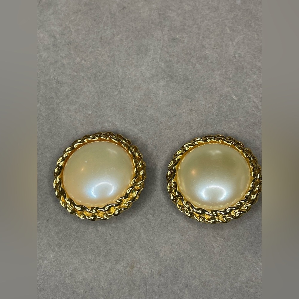 Vintage Liz Claiborne earrings